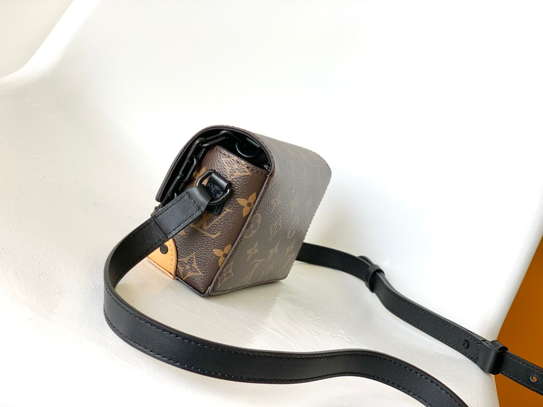 STEAMER BAG 26 IN BROWN MONOGRAM MACASSAR CANVAS