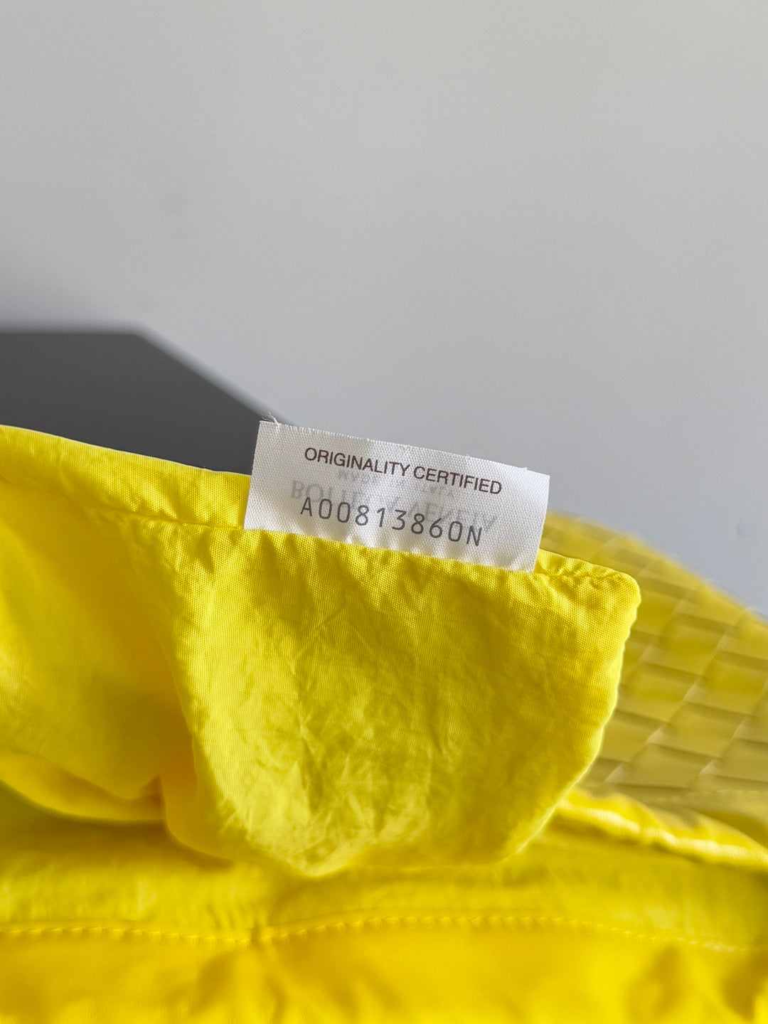 BOTTEGA VENETA 25S DUSTBAG MEDIUM 32 IN LEMON YELLOW CALFSKIN