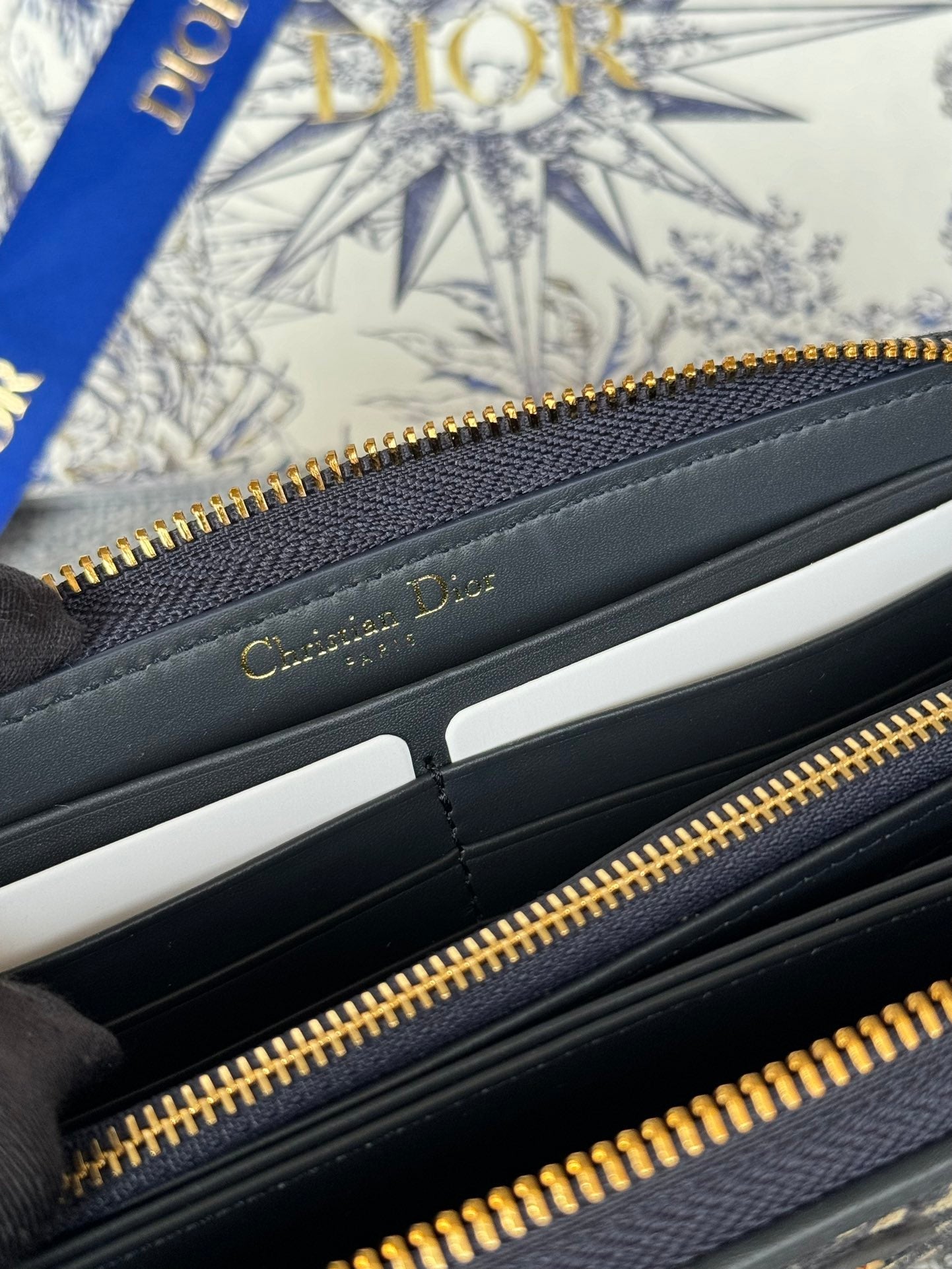 MONTAIGNE VOYAGEUR LONG WALLET 20 IN BLACK MONOGRAM OBLIQUE JACQUARD