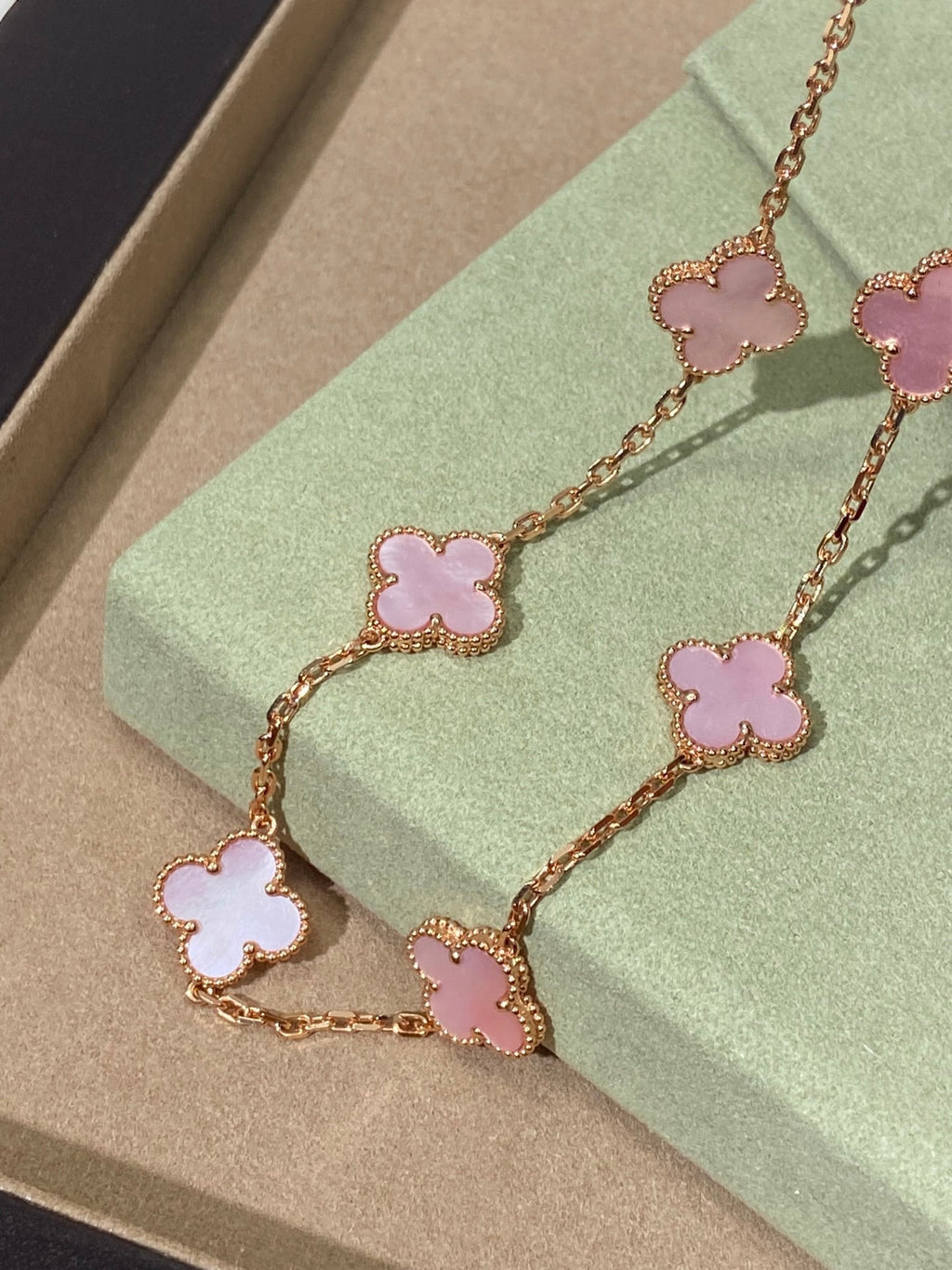 [Clover Jewelry]CLOVER 10 MOTIVE ROSAFARBENE HALSKETTE