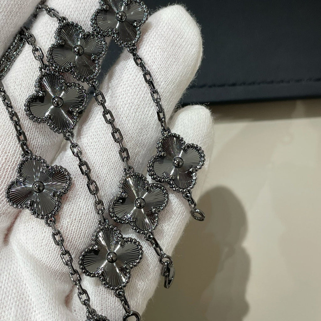 [Clover Jewelry]クローバー 5モチーフ ブラックブレスレット