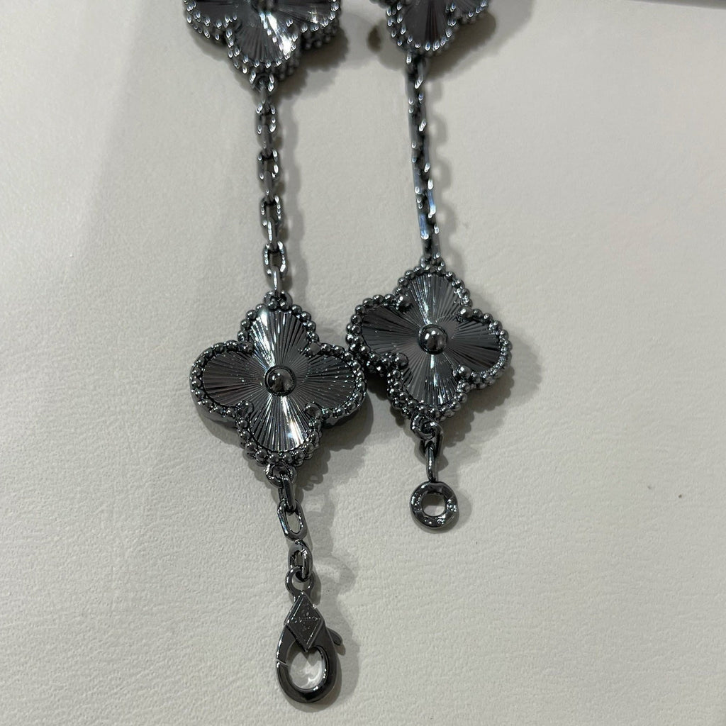 [Clover Jewelry]クローバー 5モチーフ ブラックブレスレット