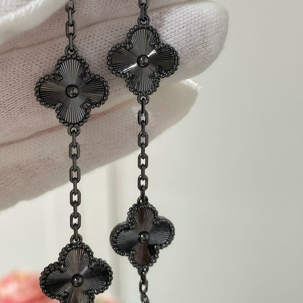 [Clover Jewelry]クローバー 5モチーフ ブラックブレスレット