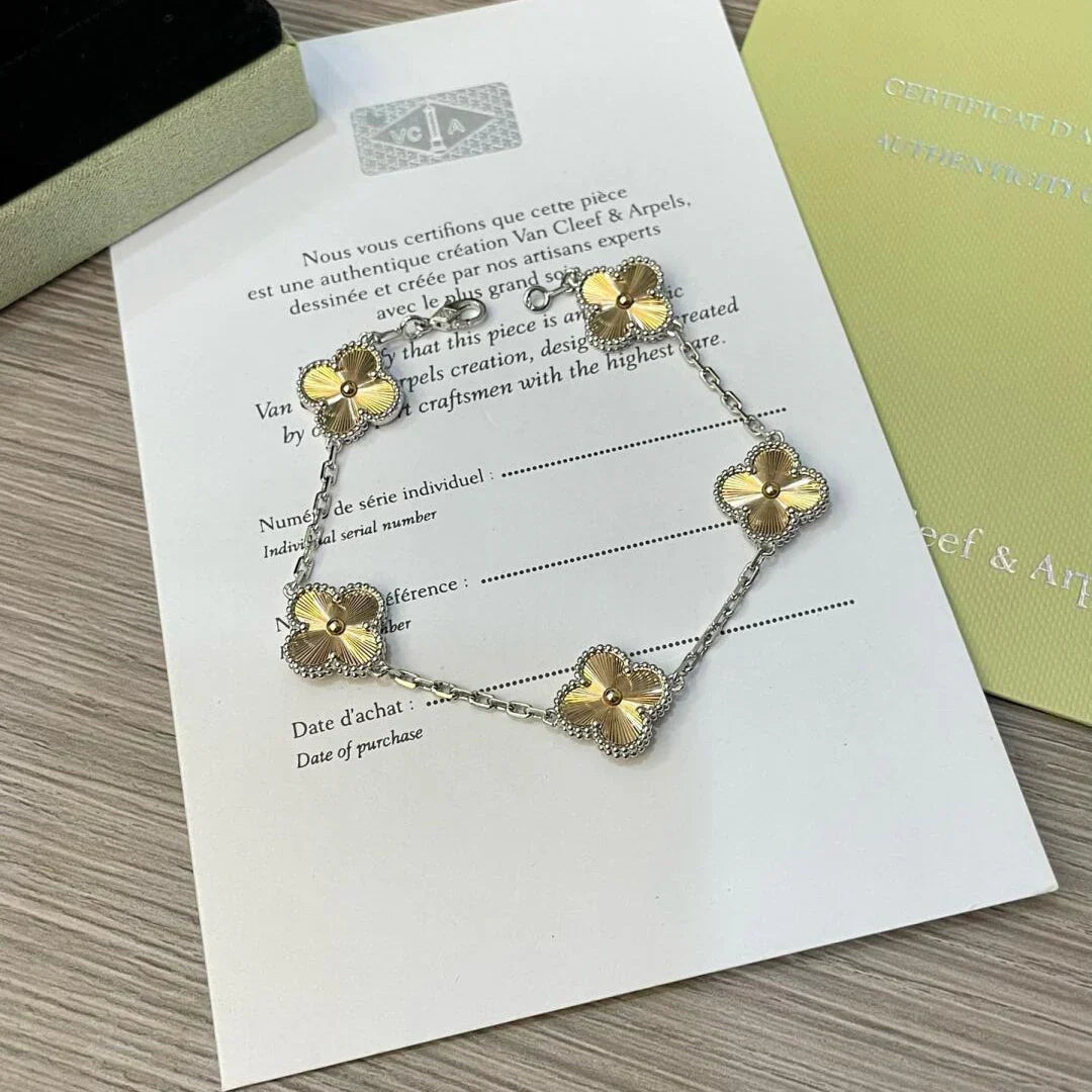 [クローバー・ジュエリー]クローバー 5モチーフ クリスマス限定ブレスレット