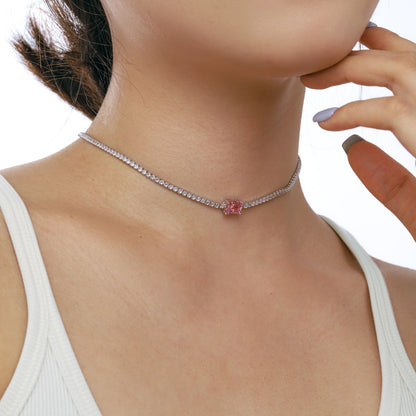 [Clover Jewelery] 2,0 Karat verzierte Halskette im Smaragdschliff