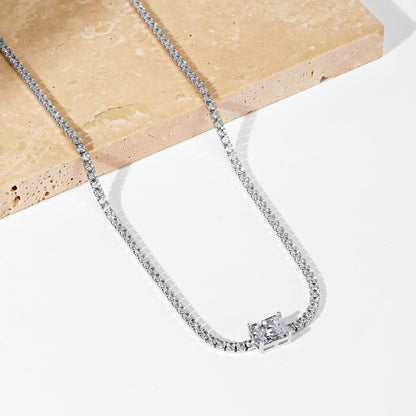 [Clover Jewelery] 2,0 Karat verzierte Halskette im Smaragdschliff