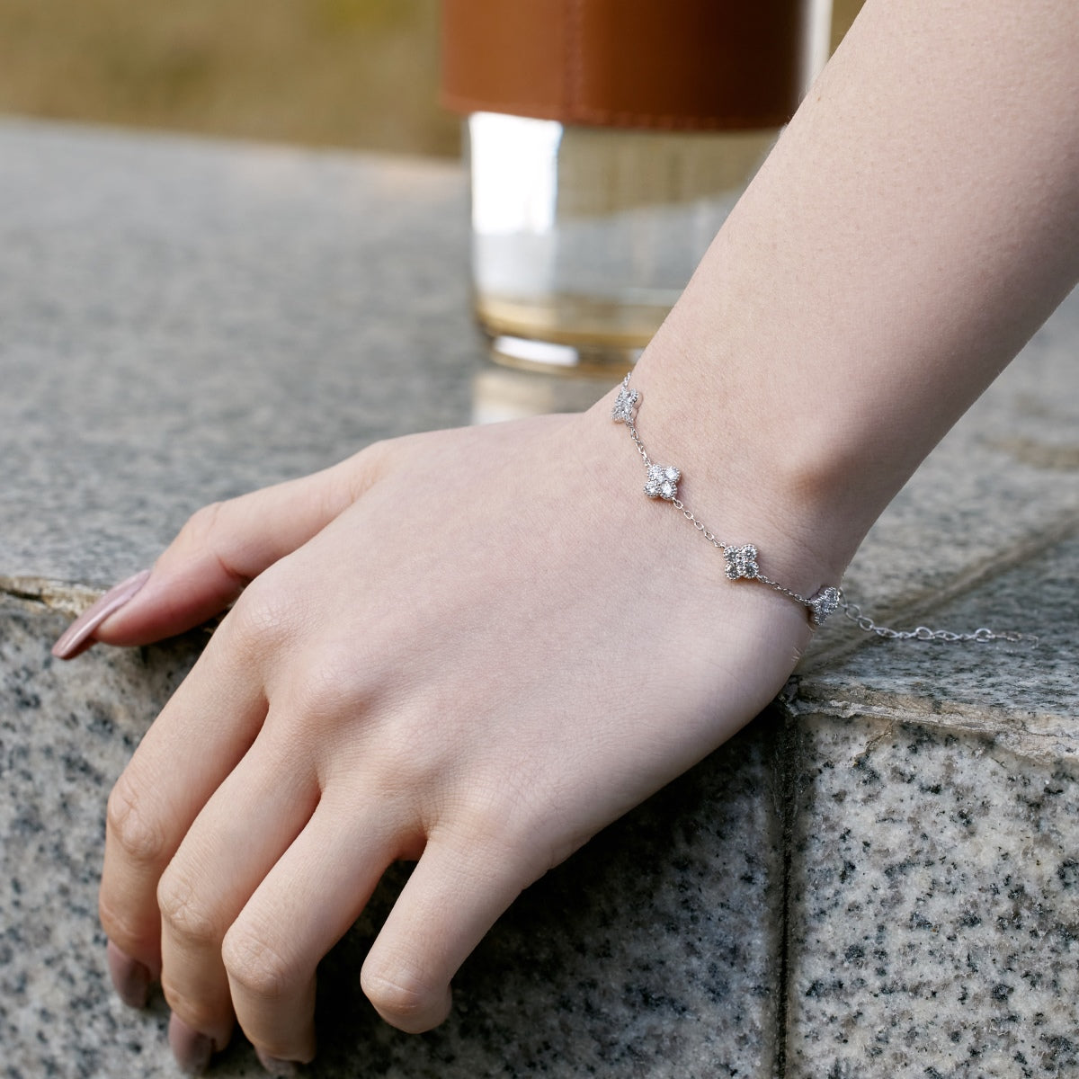 [Clover Jewelery]Four-Leaf Clover Hollow Butterfly Bracelet
