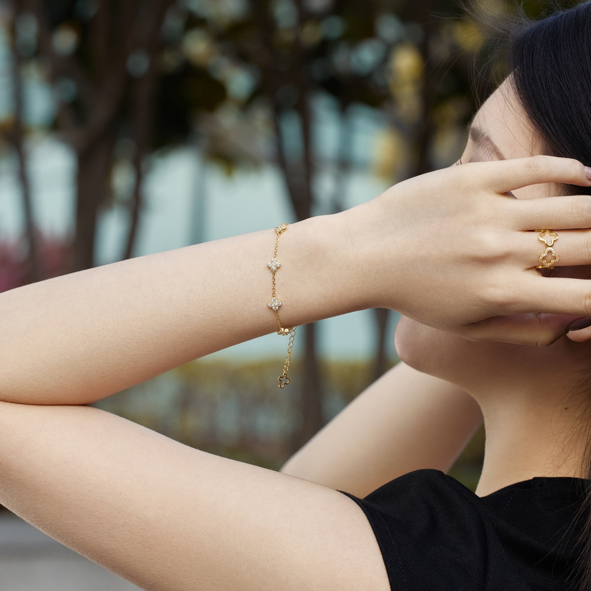 [Clover Jewelery]Four-Leaf Clover Hollow Butterfly Bracelet