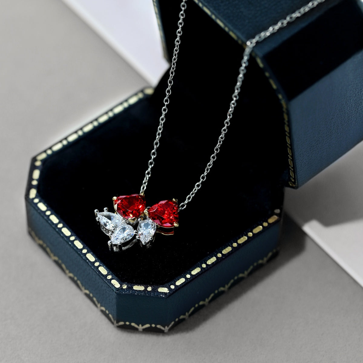 [Clover Jewelry]Zierliche rote Herz Halskette