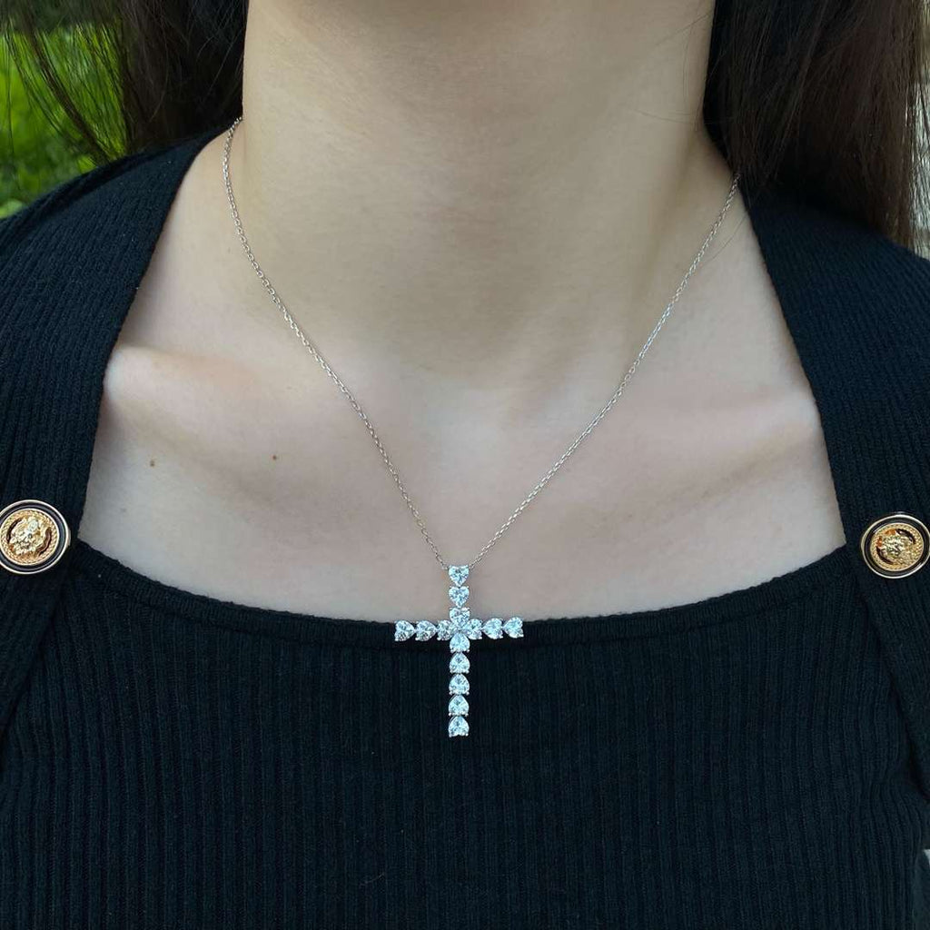 [Clover Jewelry]光り輝くクロス型ネックレス