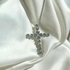 [Clover Jewelry]光り輝くクロス型ネックレス