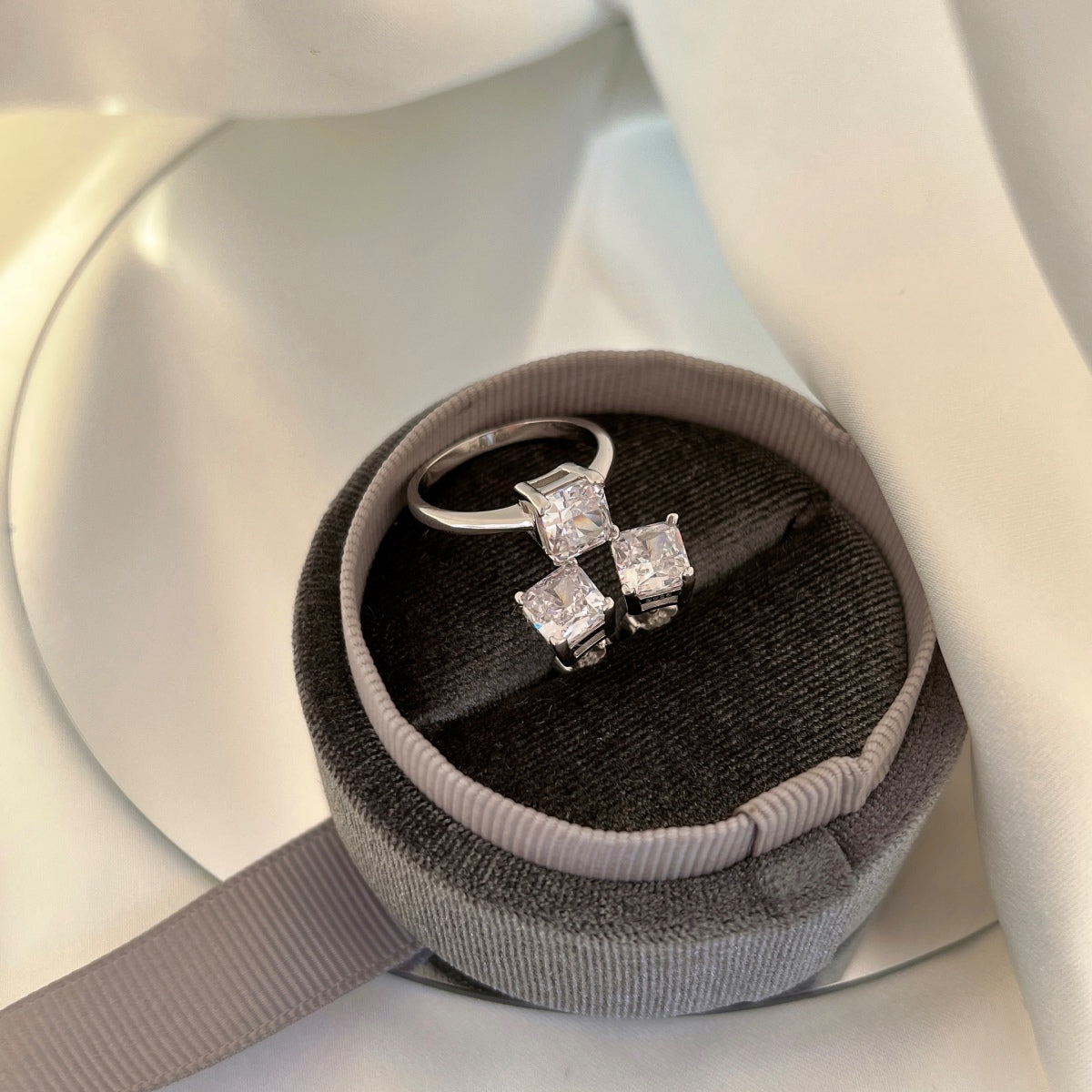 [Clover Jewelry]1,0 Karat Radiant Princess Cut Hochzeits-Ohrringe