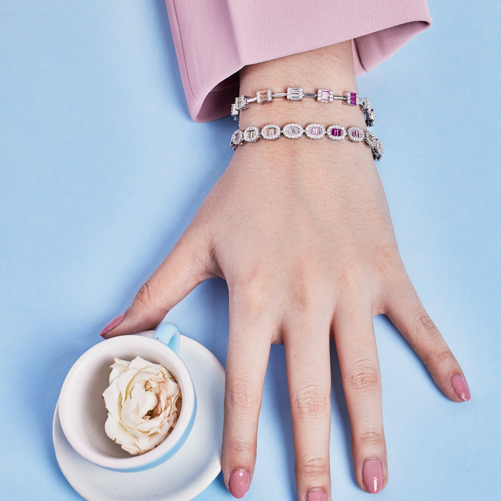[Clover Jewelry]Exquisites, reich verziertes Smaragd-Schliff-Armband für jeden Tag