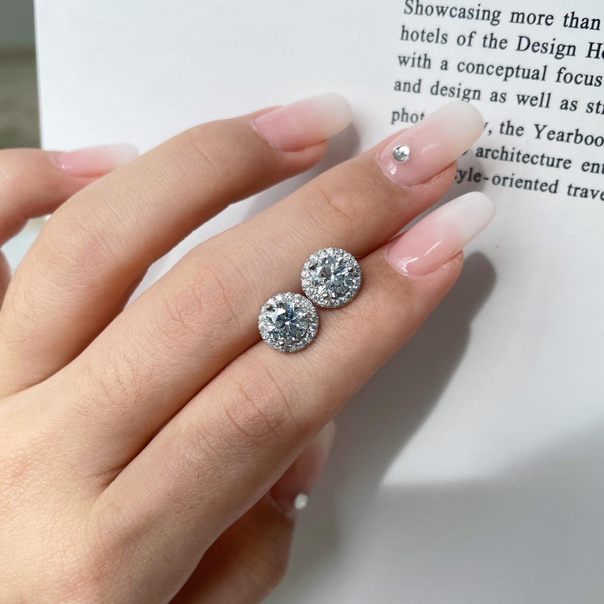 [Clover Jewelry]Klassische Prinzessinnen-Ohrringe in runder Form