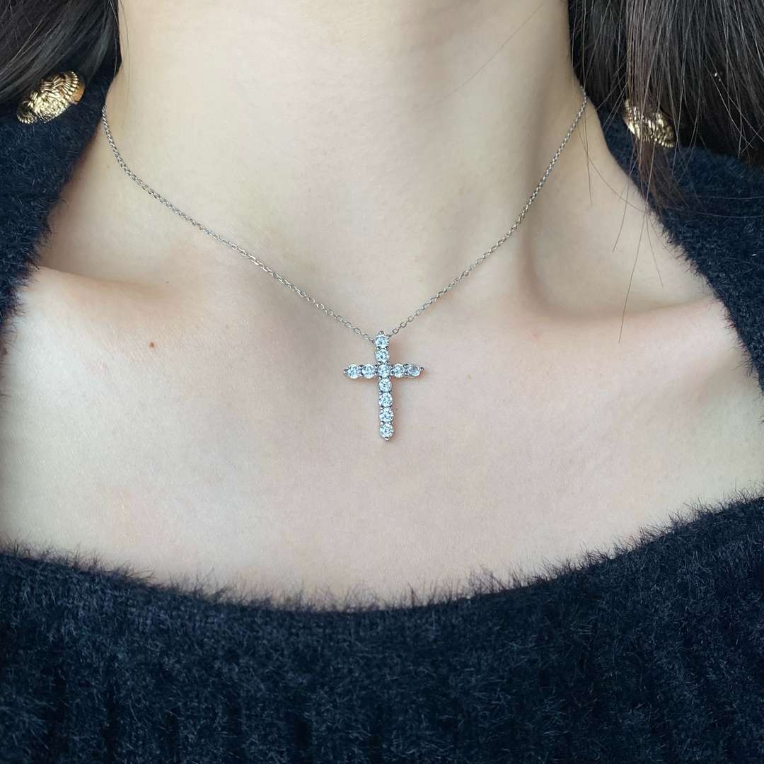 [Clover Jewelery]Unique Cross Shape Necklace