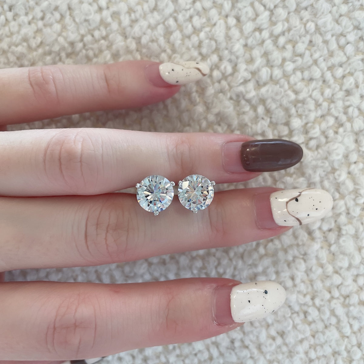 [Clover Jewelry]デイジーラウンド型ピアス