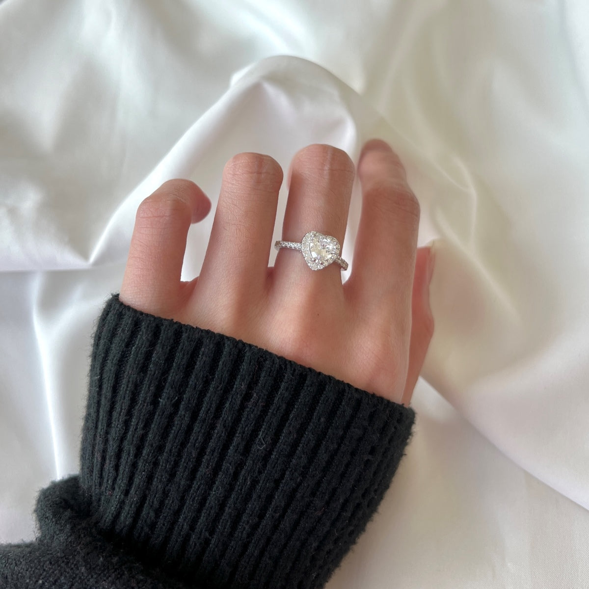 [Clover Jewelry] Eternity Glänzender Romantischer Herzförmiger Liebhaber Ring
