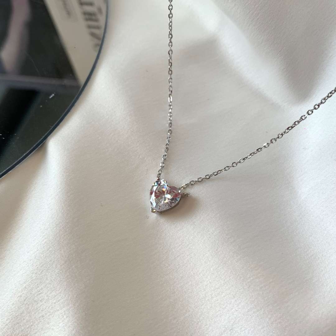 [Clover Jewelry]ハート型メインストーンペンダント鎖骨ネックレス