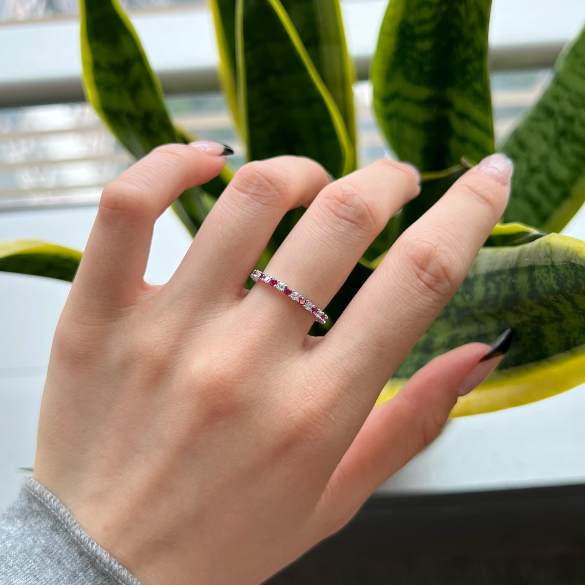 [Clover Jewelery]Exquisite Colorful Round Cut Tennis Ring