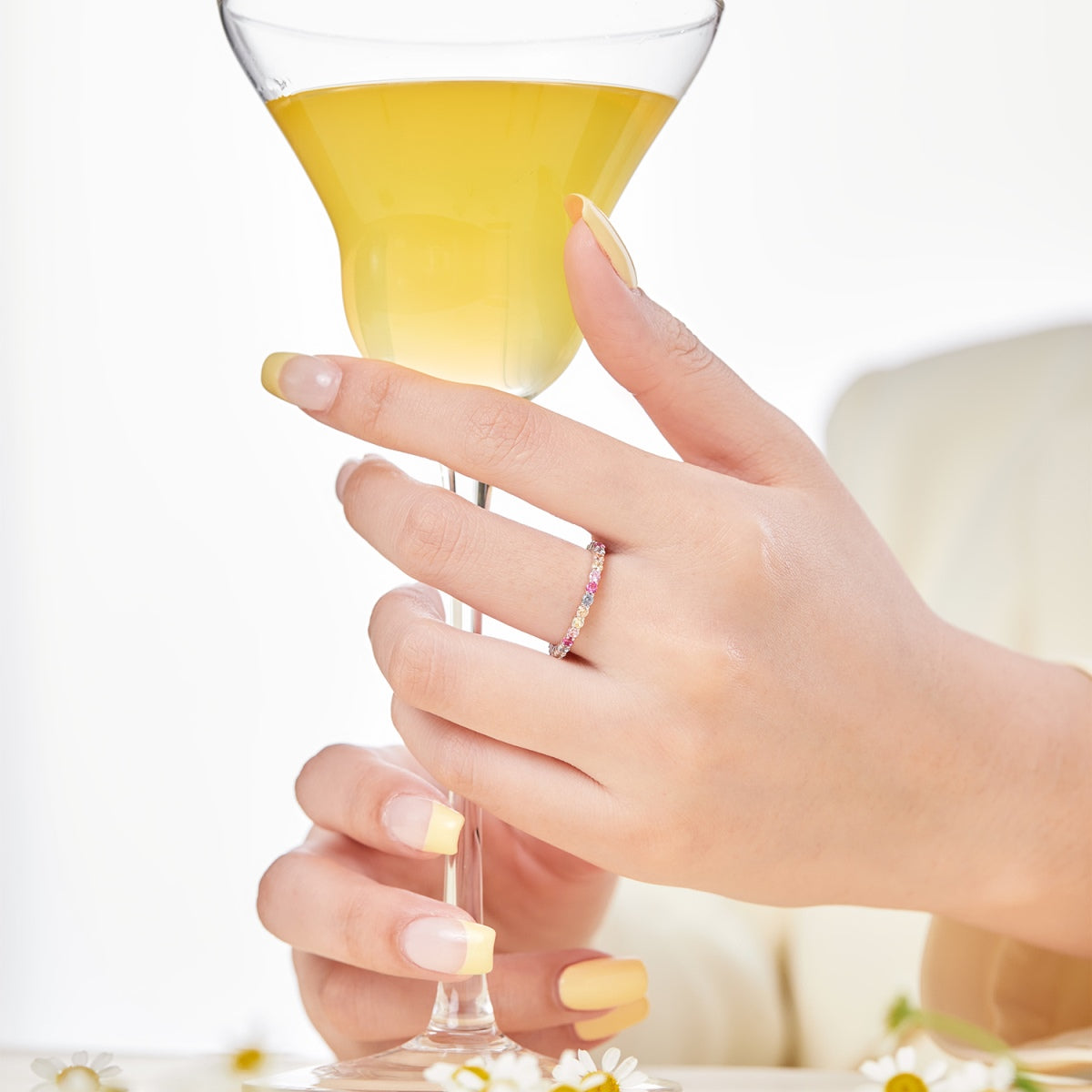 [Clover Jewelry]Eleganter, lebendiger Alltagsring mit rundem Schliff