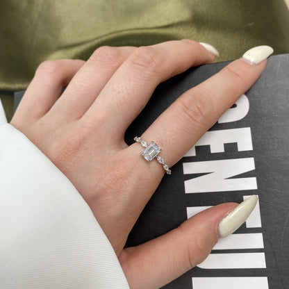 [Clover Jewellery]1,0 Karat zierlicher, strahlender Radiantschliff-Tagesring