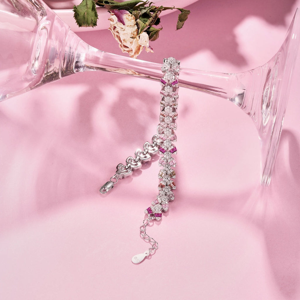 [Clover Schmuck]Zierliches exquisites blütenförmiges Armband für jeden Tag