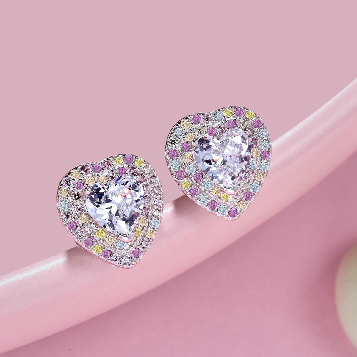 [Clover Jewelry]Funkelnde herzförmige Liebhaber-Ohrringe