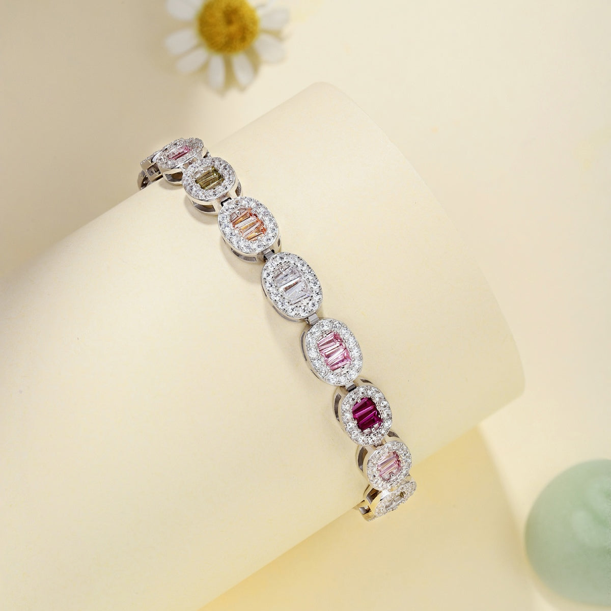 [Clover Jewelry]Exquisites, reich verziertes Smaragd-Schliff-Armband für jeden Tag