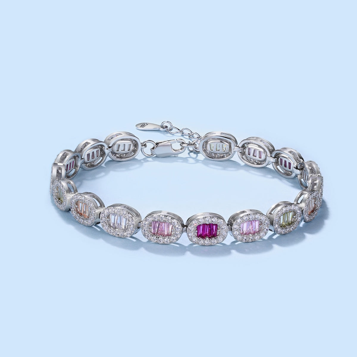 [Clover Jewelry]Exquisites, reich verziertes Smaragd-Schliff-Armband für jeden Tag