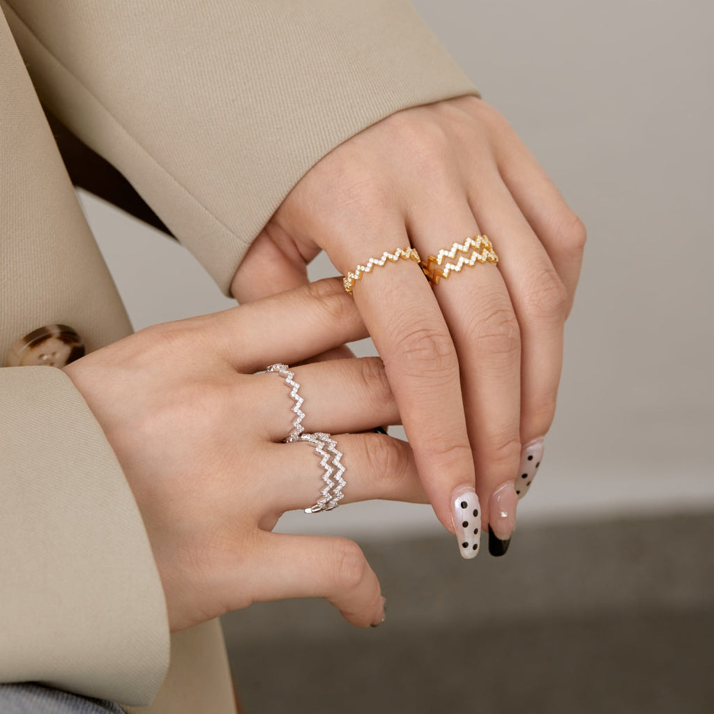 [Clover Jewelry]Delicate Enchanting Wave Shape Daily Ring