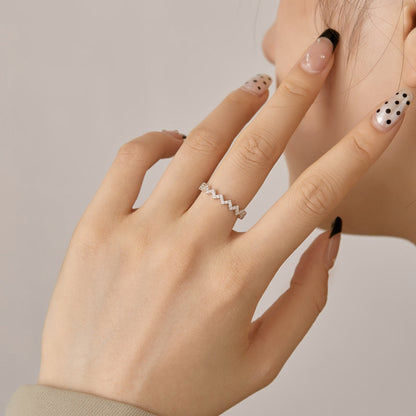 [Clover Jewelry]Zarter, bezaubernder Ring in Wellenform für den Alltag