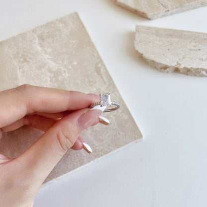 [Clover Jewelery] 2,0 Karat schillernder funkelnder Partyring im Radiantschliff