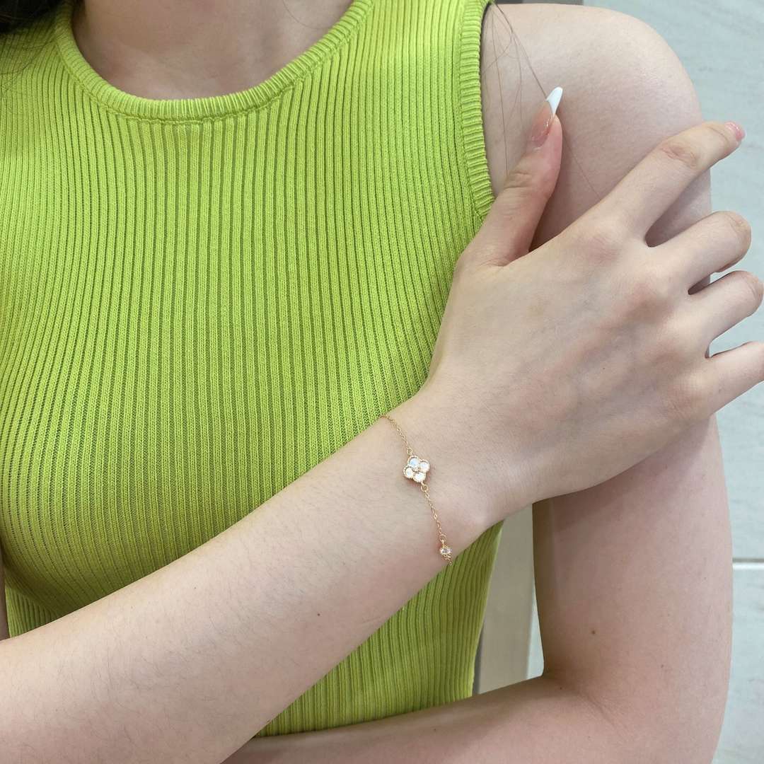[Clover Jewelry] 可憐な四つ葉のクローバーブレスレット
