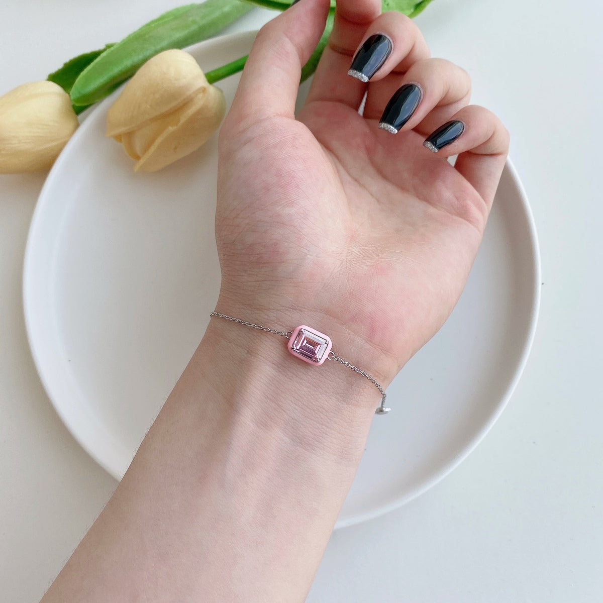 [Clover Jewellery] 2,0 Karat funkelndes buntes Armband im Smaragdschliff