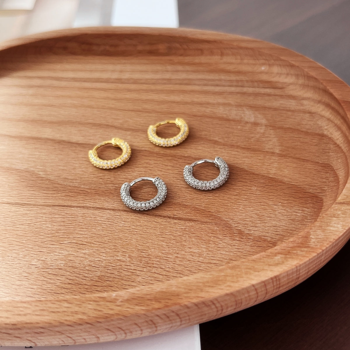 [クローバージュエリー]華奢で普段使いしやすいピアス