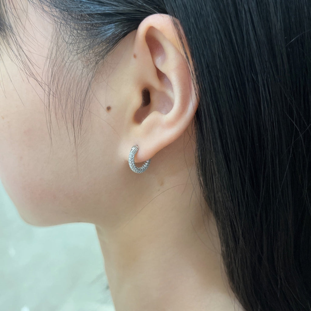 [クローバージュエリー]華奢で普段使いしやすいピアス