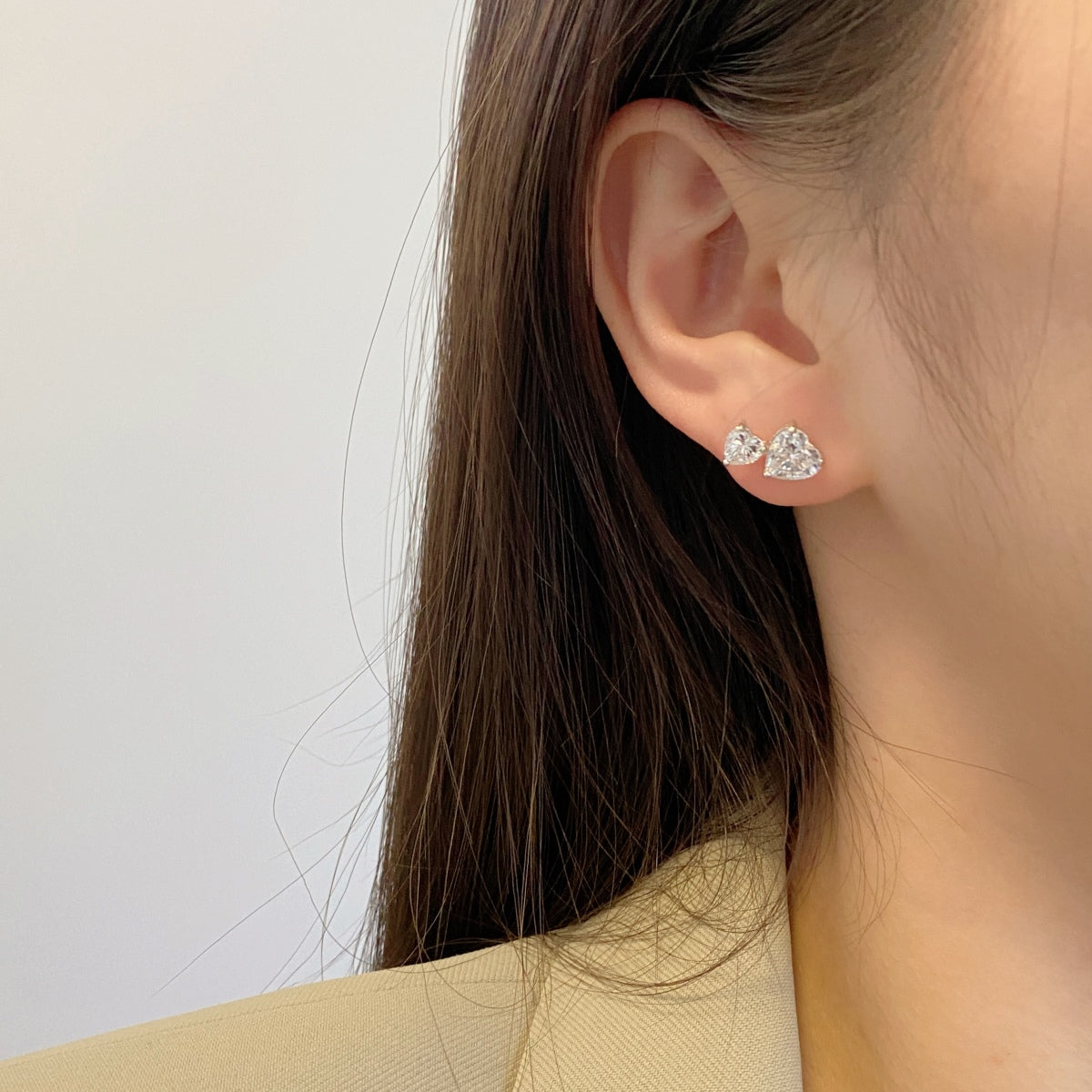 [Clover Jewelry] Doppelte herzförmige Ohrringe im klassischen Prinzessinnenstil