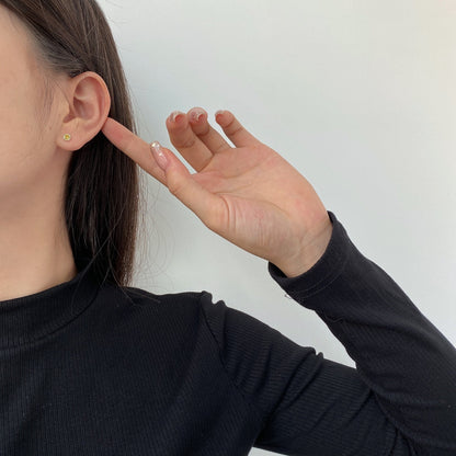 [Clover Jewelry] Funkelnde bunte Ohrringe in runder Form