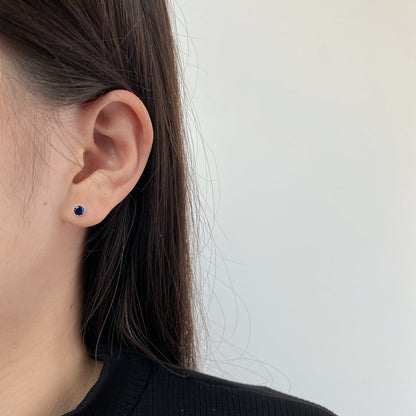 [Clover Jewelry] Funkelnde bunte Ohrringe in runder Form