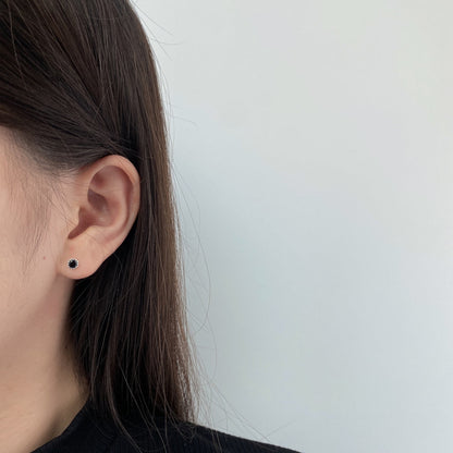 [Clover Jewelry] Funkelnde bunte Ohrringe in runder Form