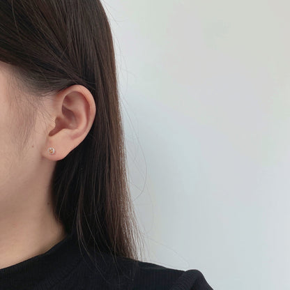 [Clover Jewelry] Funkelnde bunte Ohrringe in runder Form