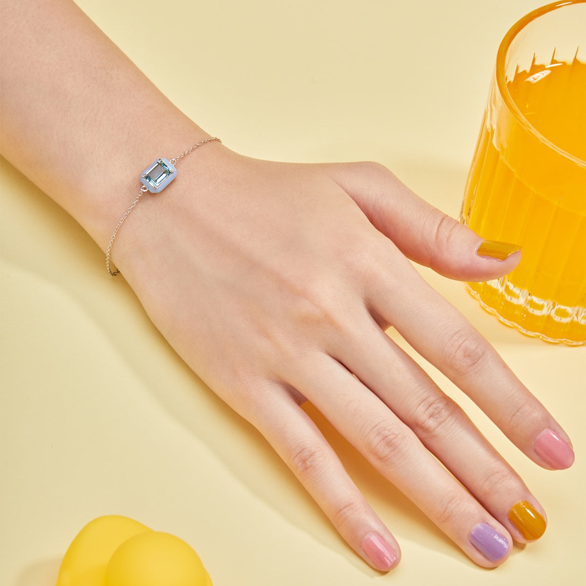 [Clover Jewellery] 2,0 Karat funkelndes buntes Armband im Smaragdschliff