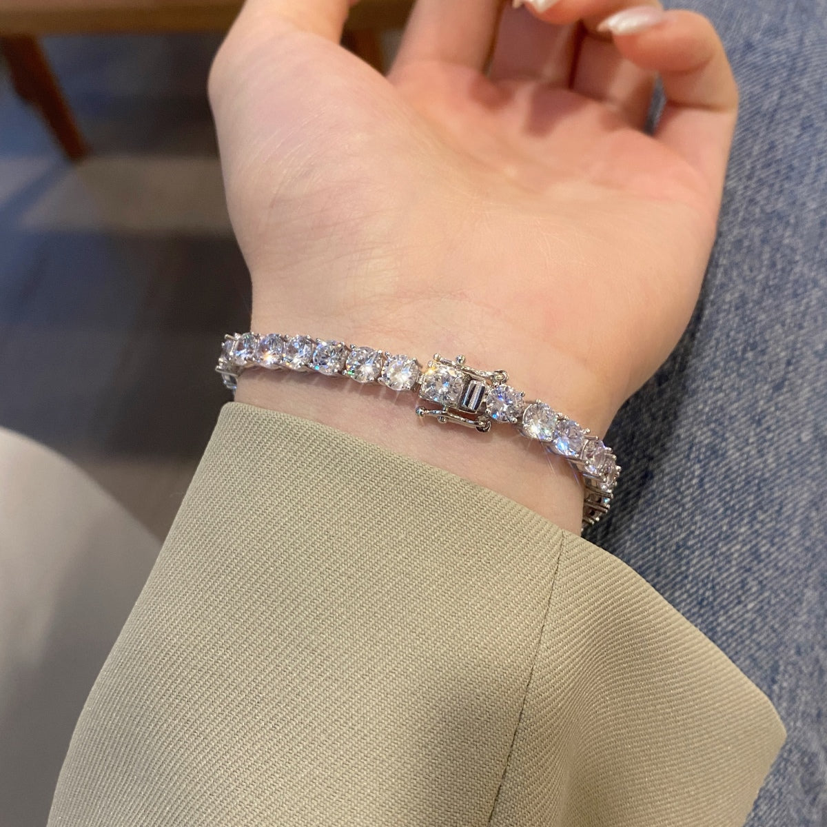[Clover Jewelry]Aufwendig glitzerndes Hochzeitsarmband mit runden Steinen