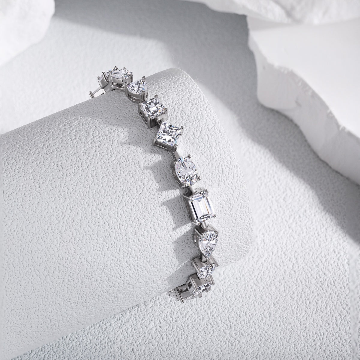 [Clover Jewelry]Einzigartiges Exquisites Armband für jeden Tag mit verschiedenen Schliffen