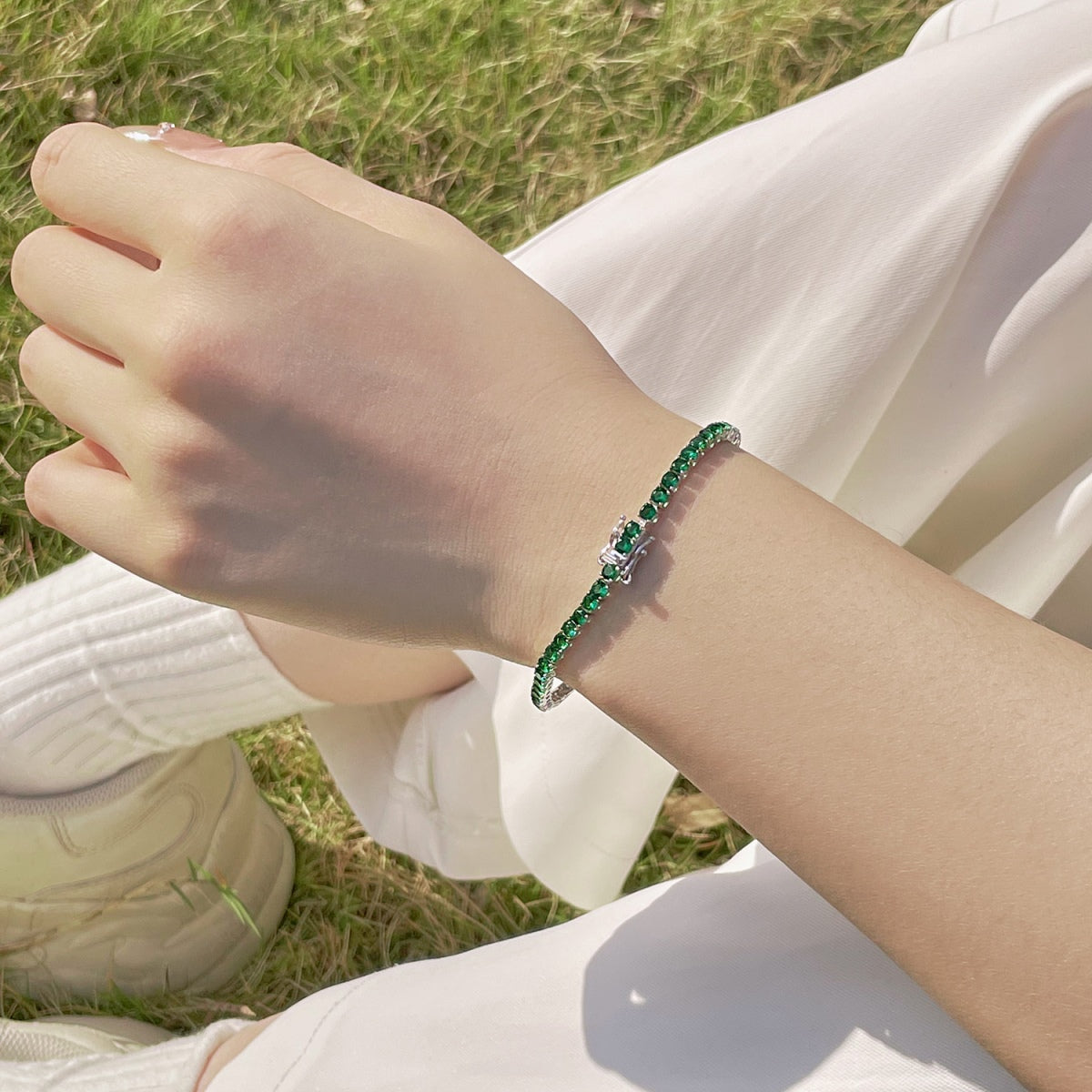 [Clover Jewelry]Funkelndes buntes Partyarmband mit rundem Schliff