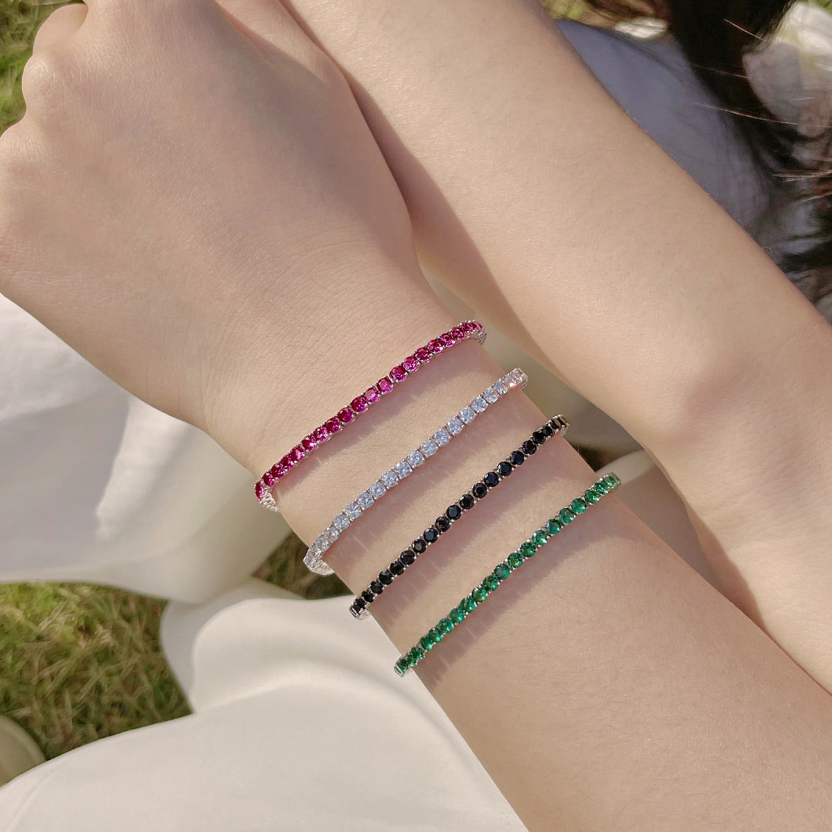 [Clover Jewelry]Funkelndes buntes Partyarmband mit rundem Schliff
