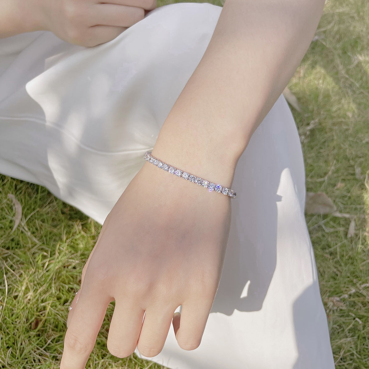 [Clover Jewelry]Funkelndes buntes Partyarmband mit rundem Schliff
