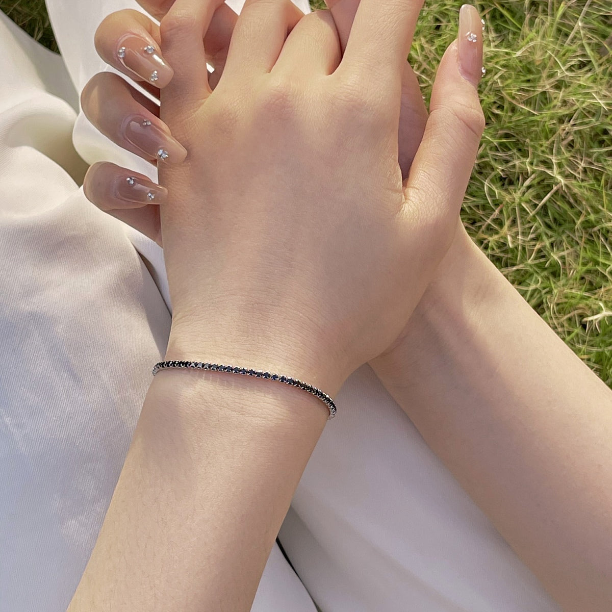 [Clover Jewelry]Strahlendes, farbenfrohes, rund geschliffenes Party-Armband