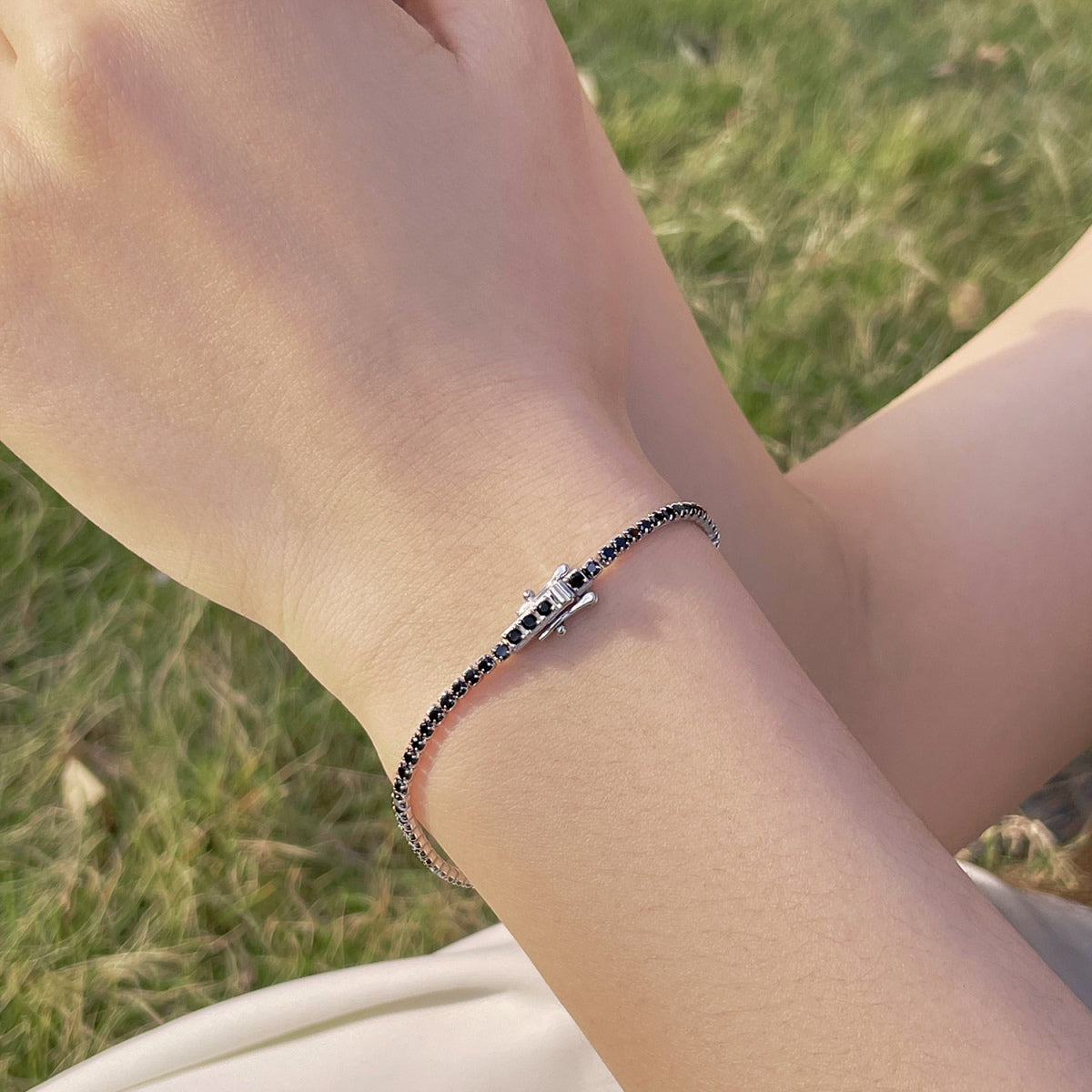 [Clover Jewelry]Strahlendes, farbenfrohes, rund geschliffenes Party-Armband
