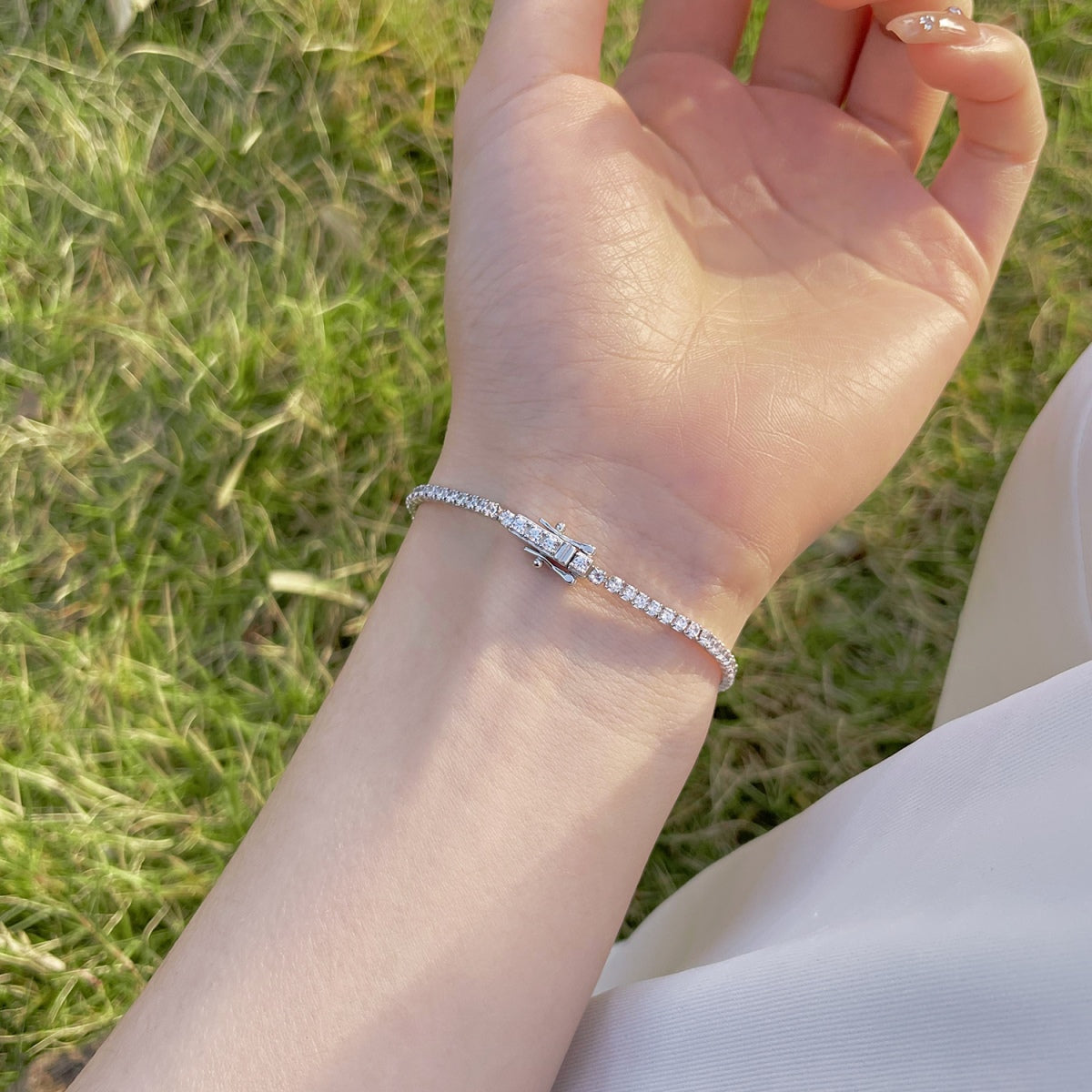[Clover Jewelry]Strahlendes, farbenfrohes, rund geschliffenes Party-Armband